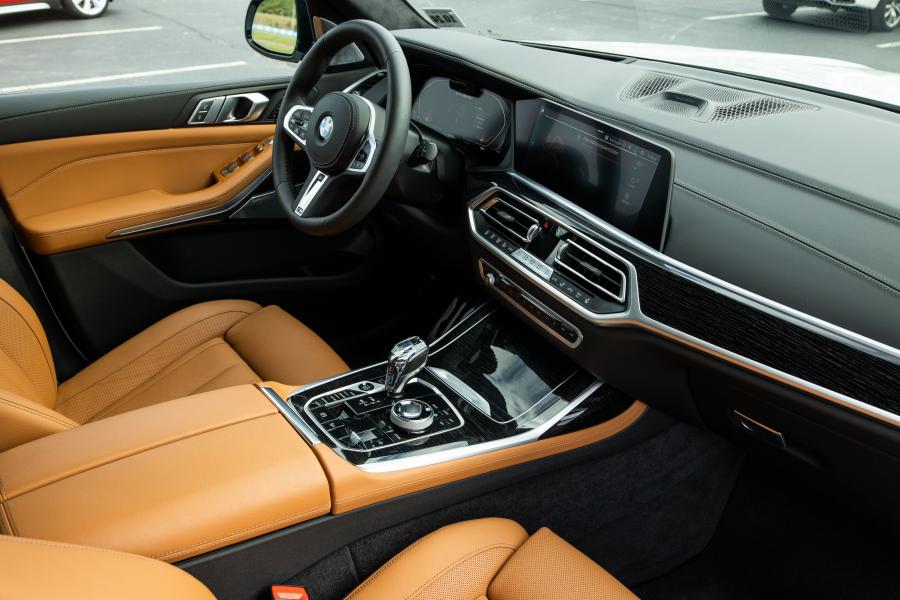 Торпедо BMW X7 M50i (G07) 2019 года  (NA) (фото 7 из 40)